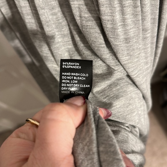 Grey tank top - Picture 3 of 4